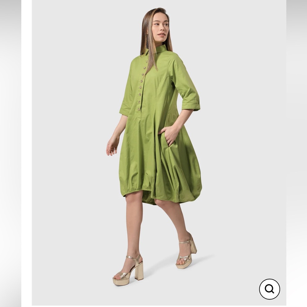 BNWT Alembika Urban Sheridan Wonderful dress. Size 2 (8-10). Gorgeous green.
